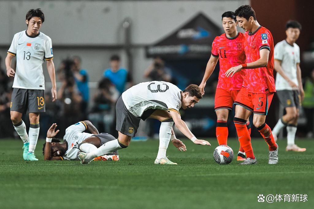 足球世界杯夺冠热门浮出水面，各队实力展现无遗的简单介绍